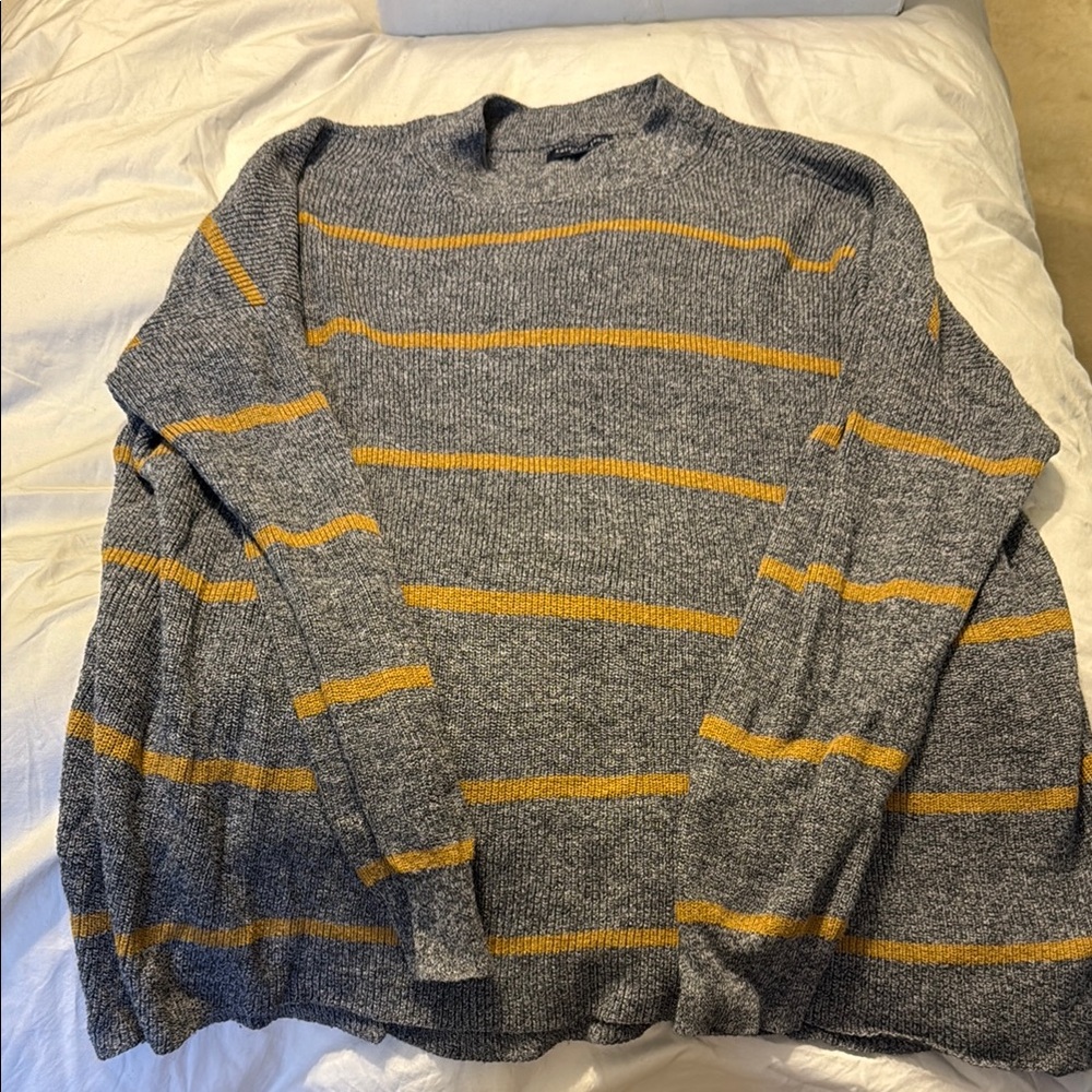 American Eagle Outfitters Gray and Yellow Men's Crewneck Sweater